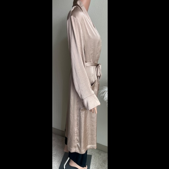 Little Moon Satin Robe - Picture 4 of 7